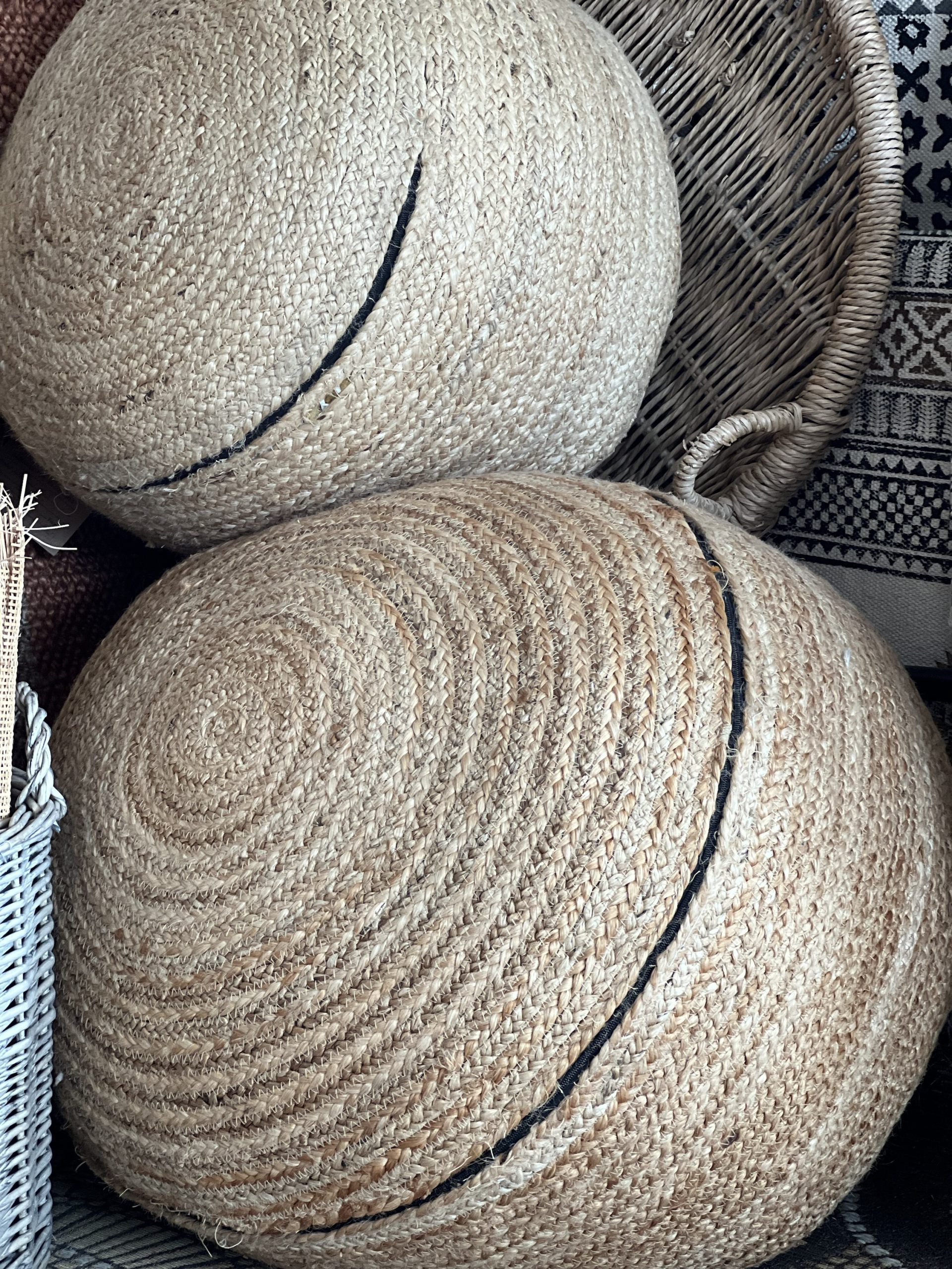 Round Jute ottoman - Image 3