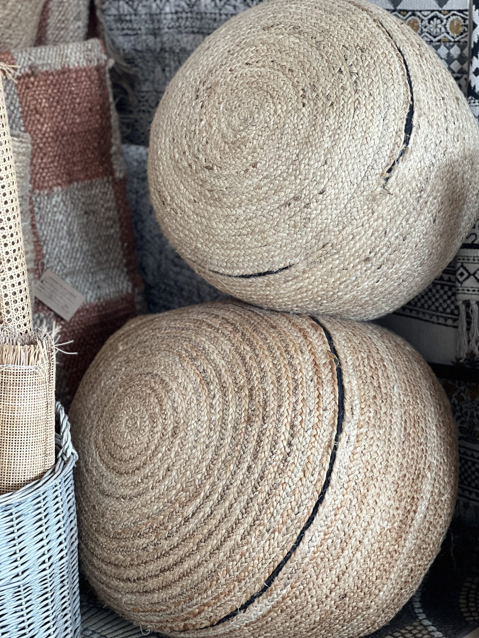Round Jute ottoman - Image 4
