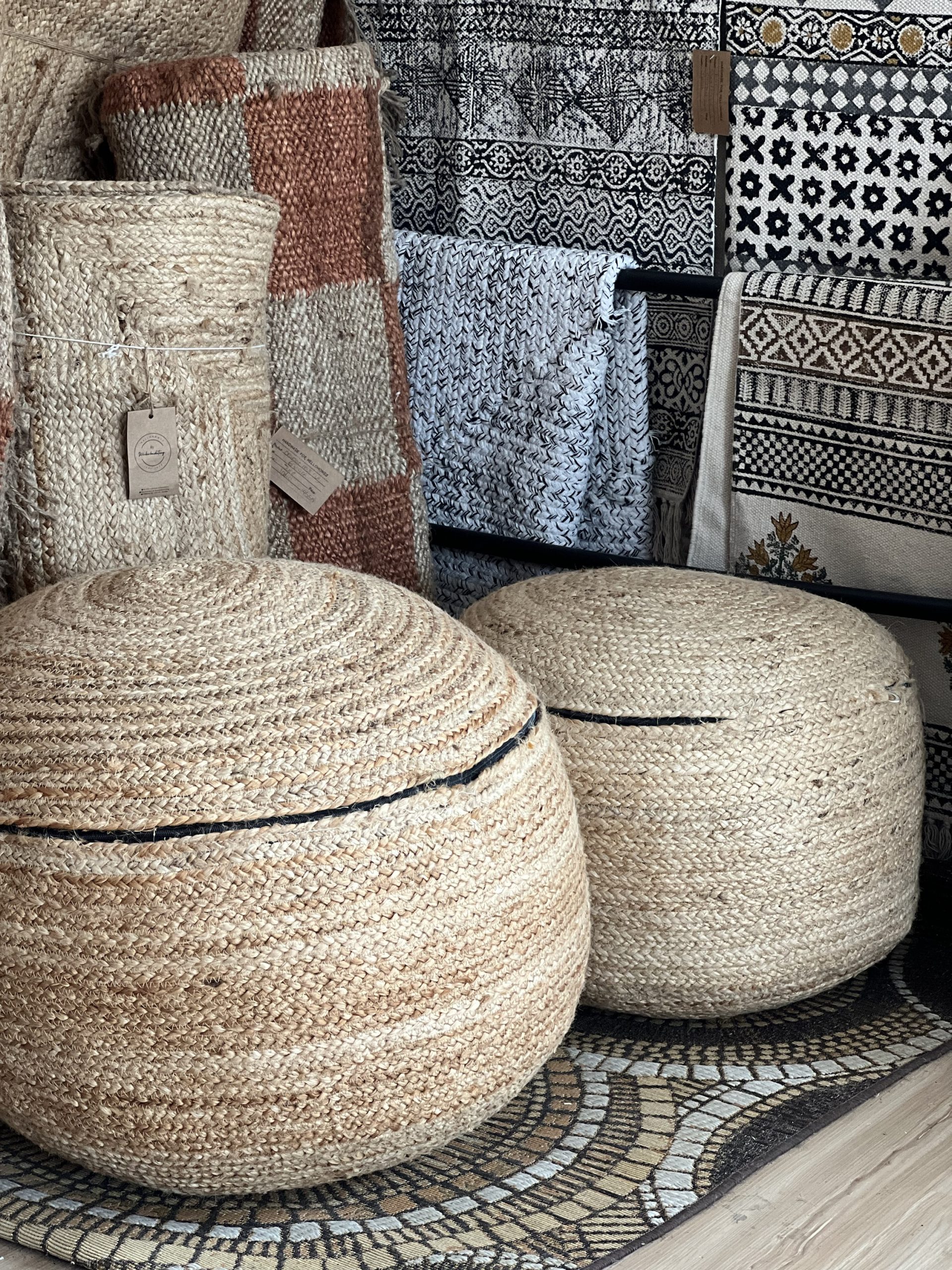 Round Jute ottoman - Image 2